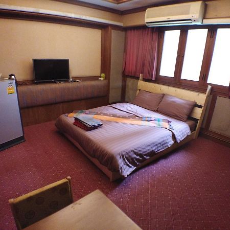 B&B 22 House バンコク都 エクステリア 写真