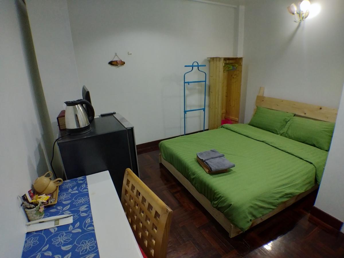 B&B 22 House バンコク都 エクステリア 写真